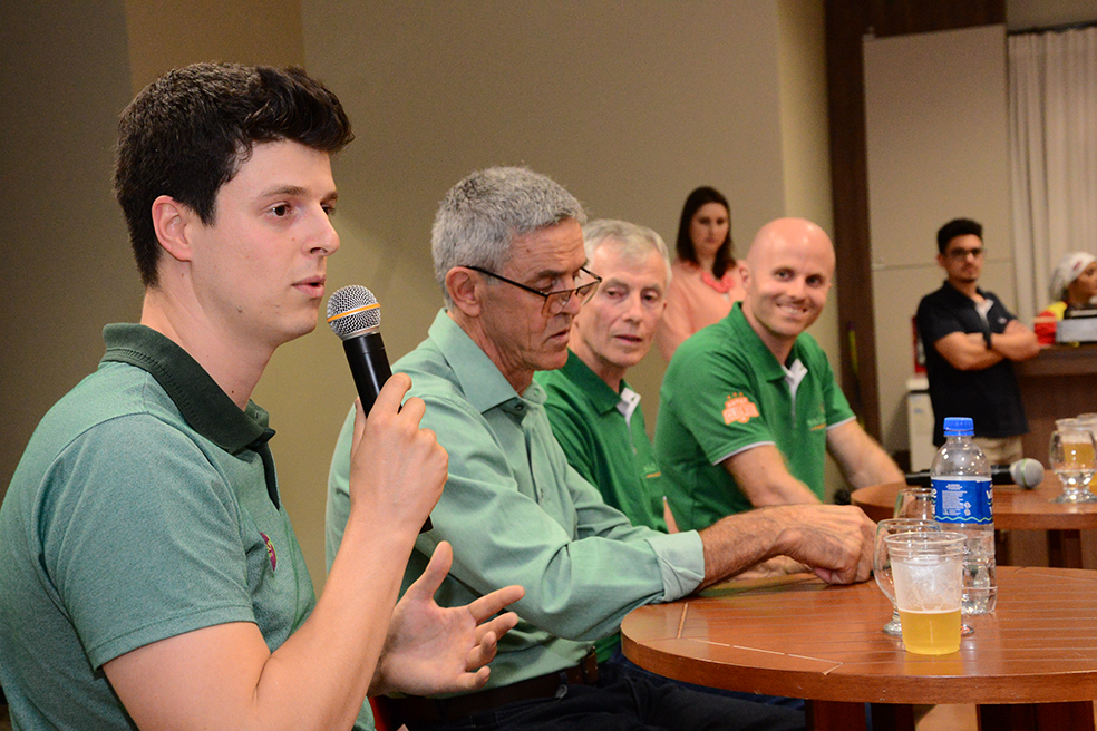 Bar De Neg Cios Cdl Jovem Apresenta Hist Rias Inspiradoras De Empresas